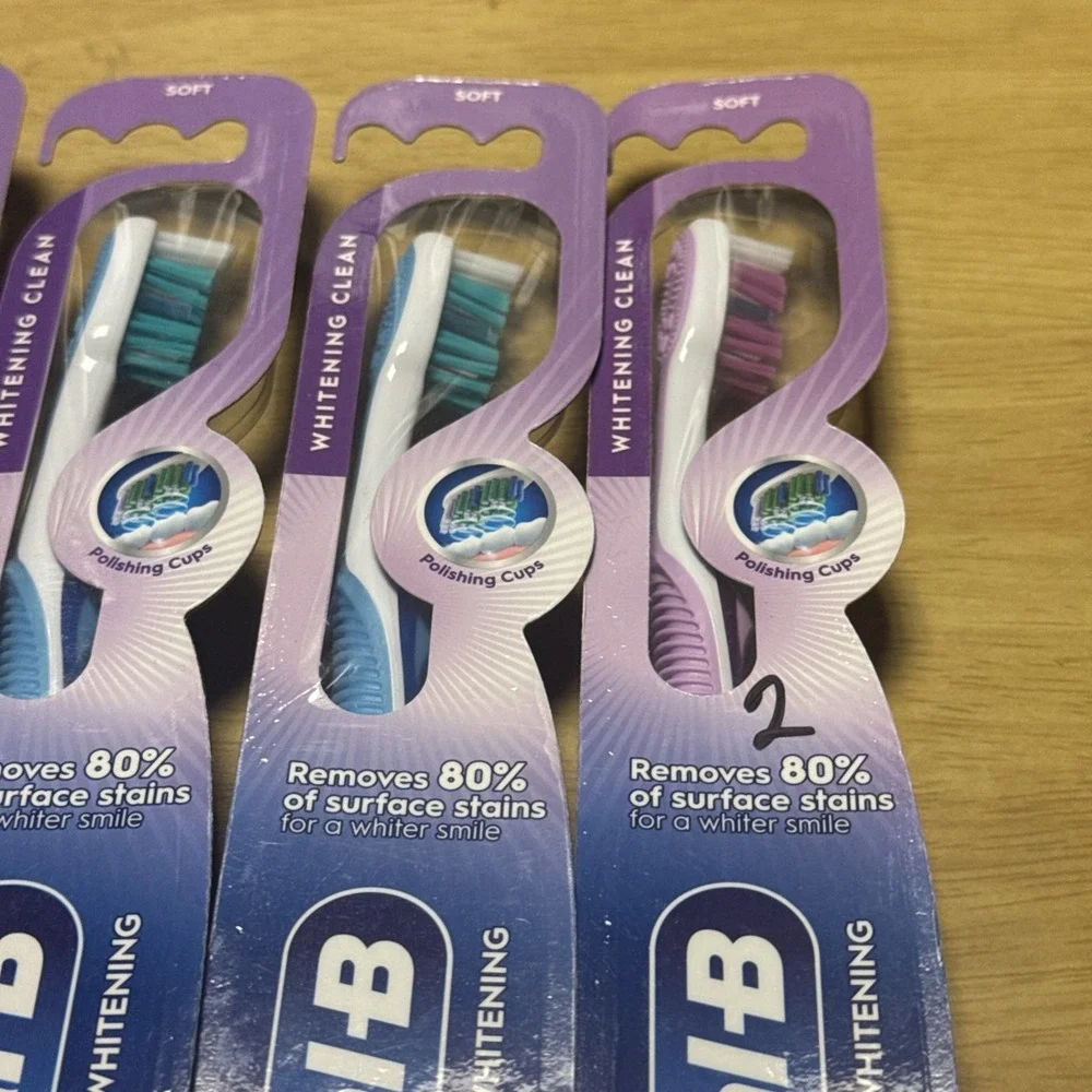 Oral-B Advanced Whitening Clean SOFT Bristle Toothbrush Assorted Color-Pack of 6